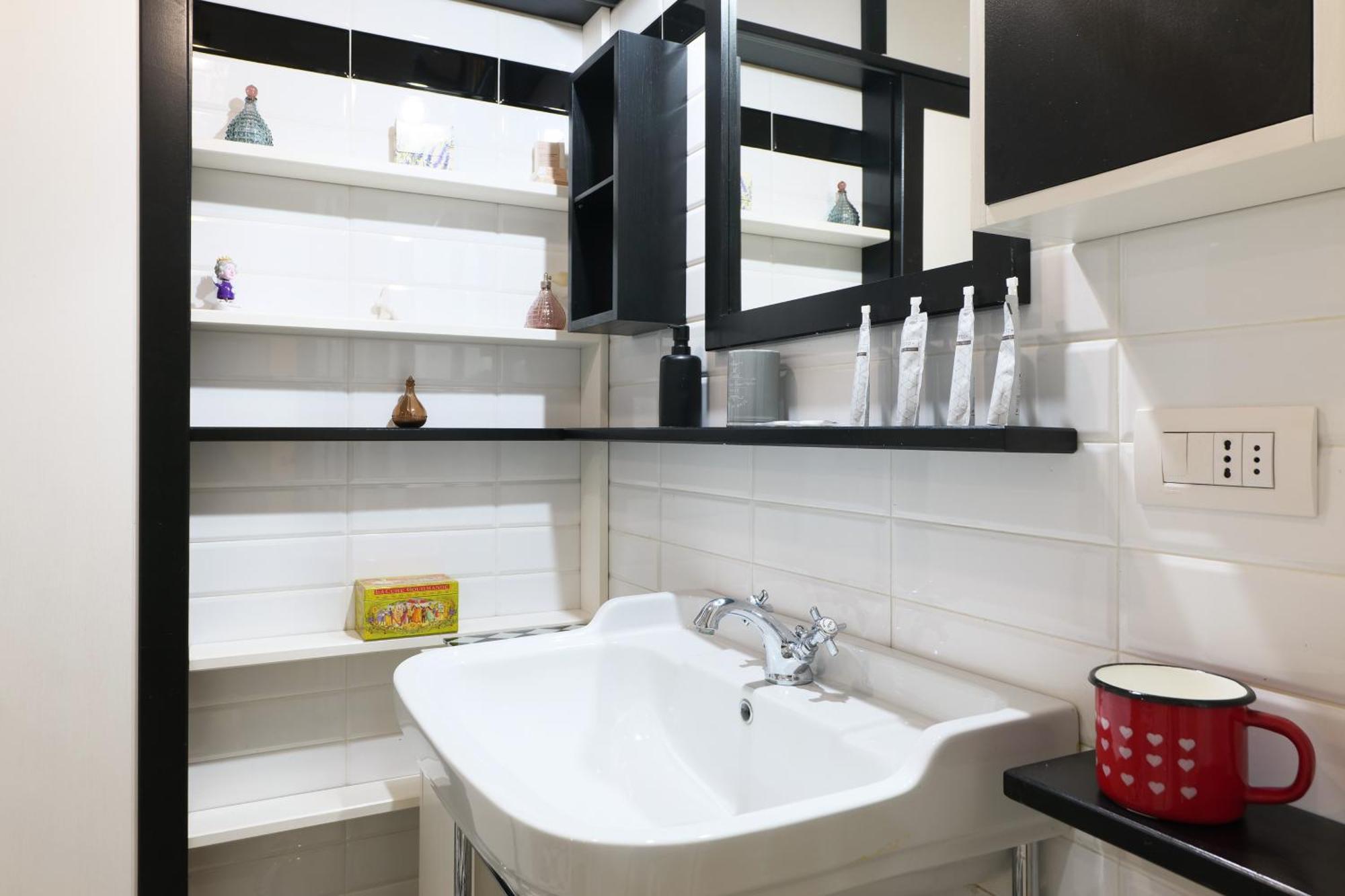Appartement A Nest For Design Lovers In Navigli Milan